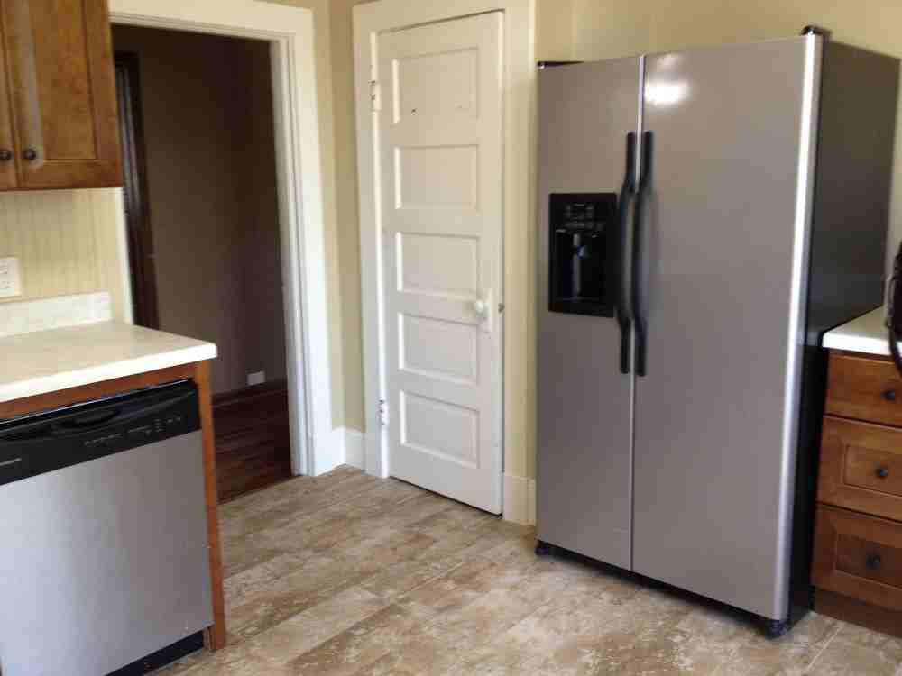 3300 Bloomfield Ave SW - Photo 3 of 5