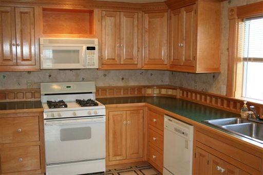 1108 18th St - Photo 3 of 12