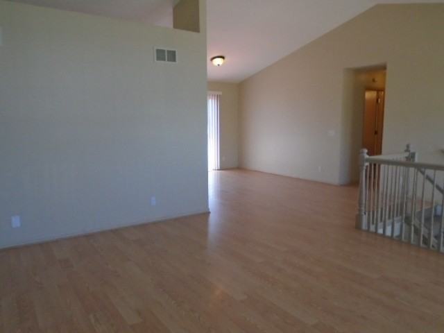 1003 Dewey St - Photo 3 of 20