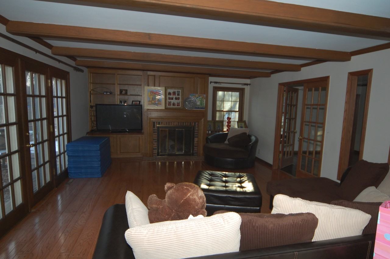 427 West Zedler Lane - Photo 3 of 12