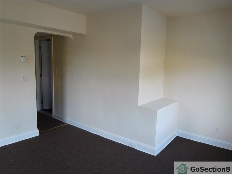 900 Leeds Ave #2 - Photo 2 of 9