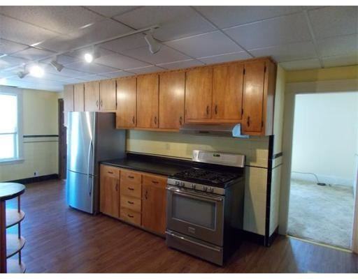13 Thissell St #2 - Photo 3 of 14