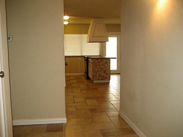 5608 Terry St - Photo 3 of 21