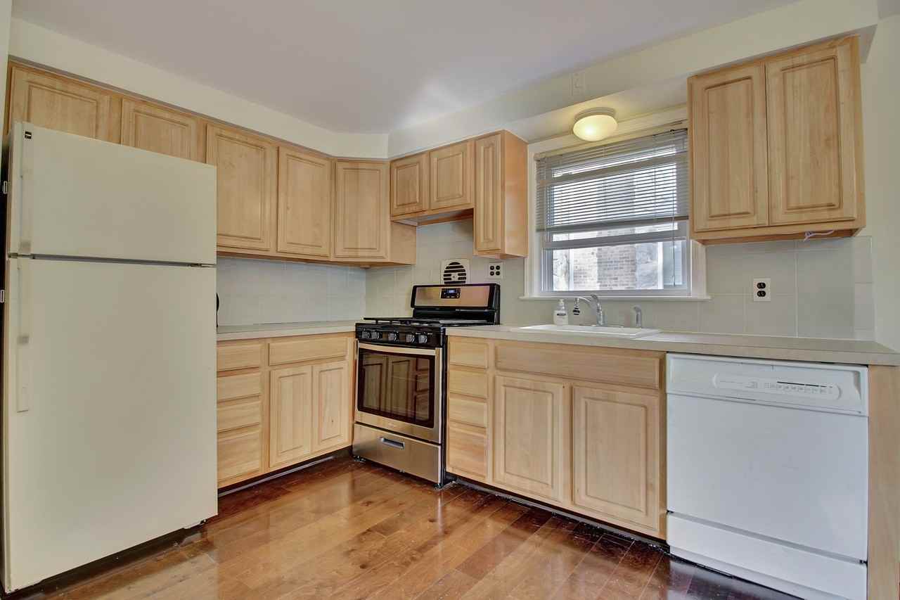 498 Chestnut St - Photo 2 of 12