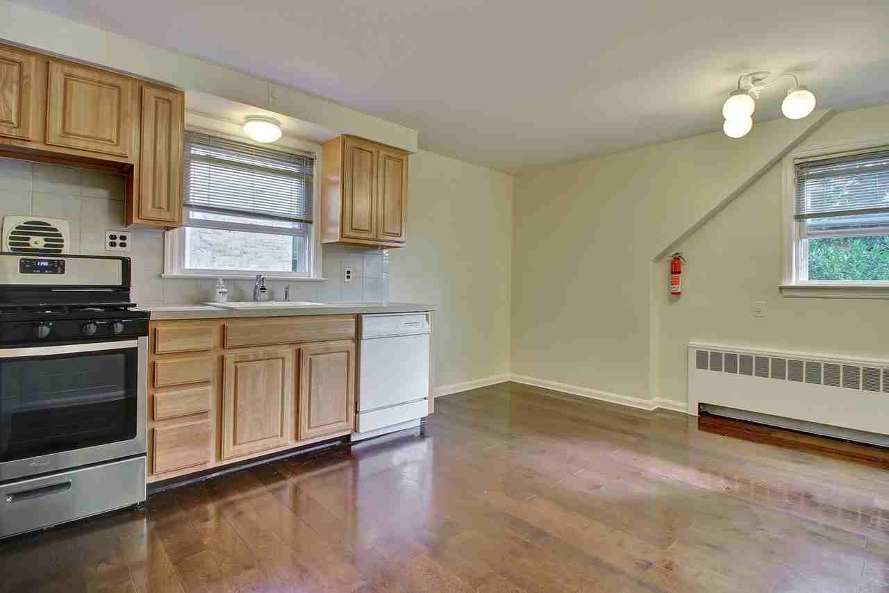 498 Chestnut St - Photo 3 of 12
