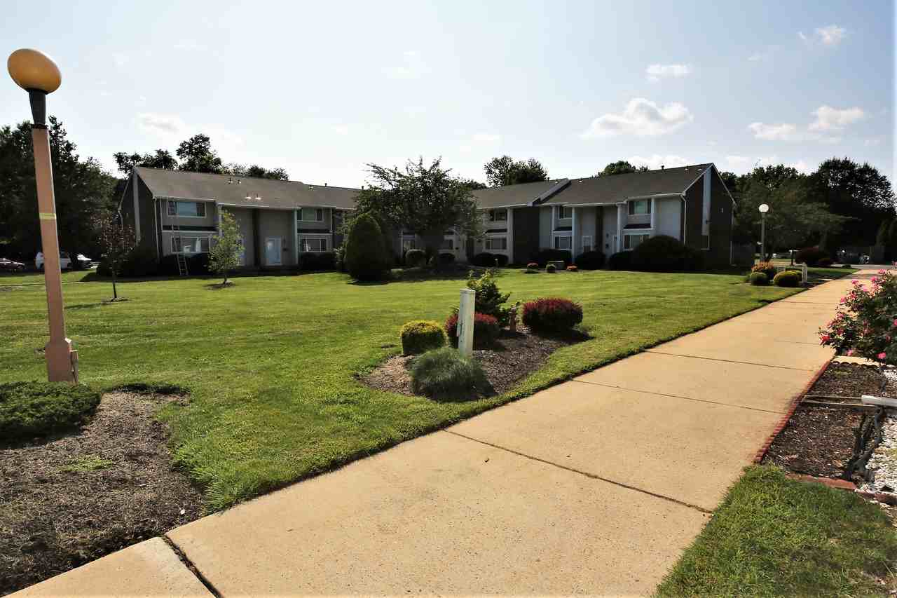 N10 Quincy Cir - Photo 3 of 9