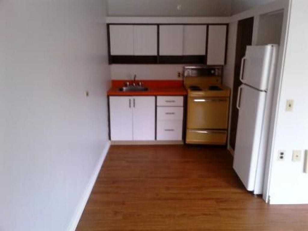 1001 Sinclair 55+ Non Smoking - Photo 3 of 6