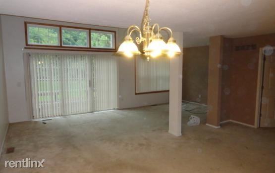 2645 Williamsburg Cir - Photo 2 of 10