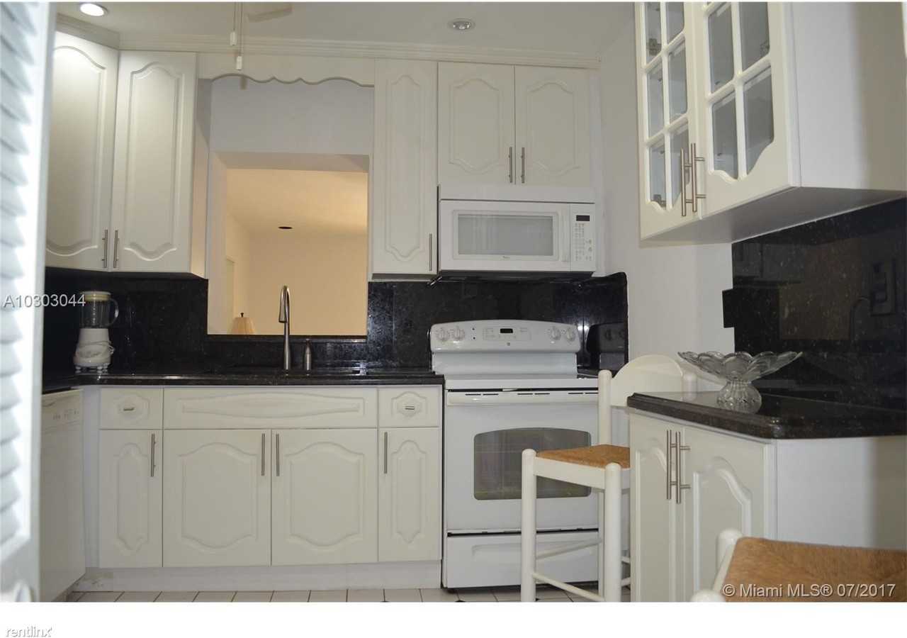 1231 SW 15th St #1231 - Photo 3 of 19