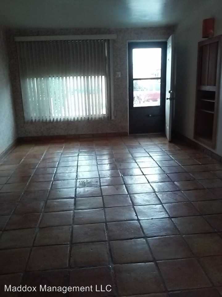 1018 Tomasita St NE - Photo 2 of 12