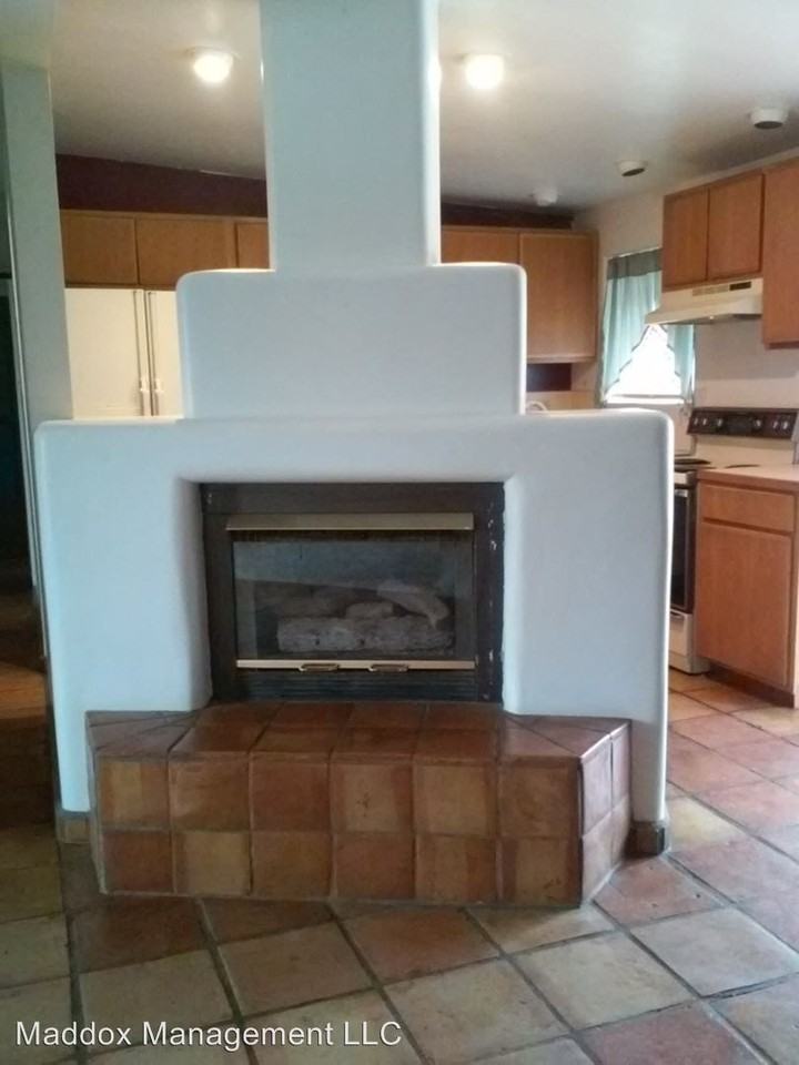 1018 Tomasita St NE - Photo 3 of 12