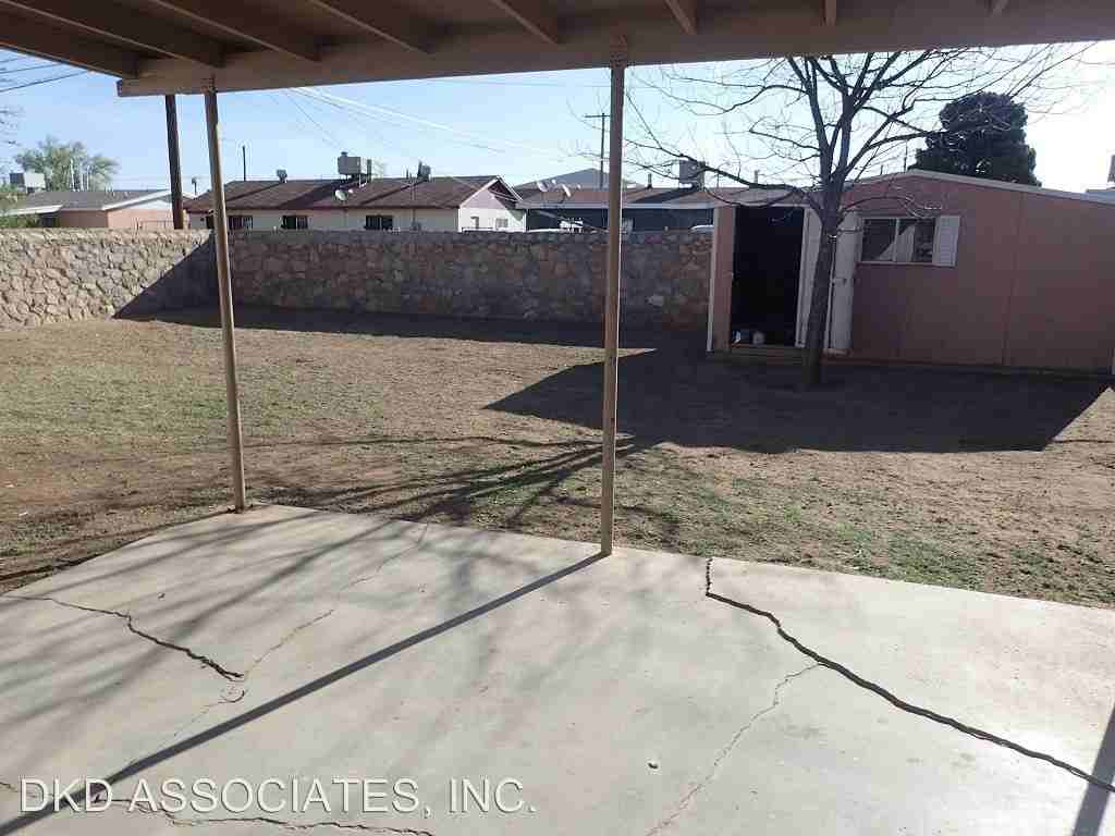 9008 Mt Olympus Dr - Photo 3 of 19