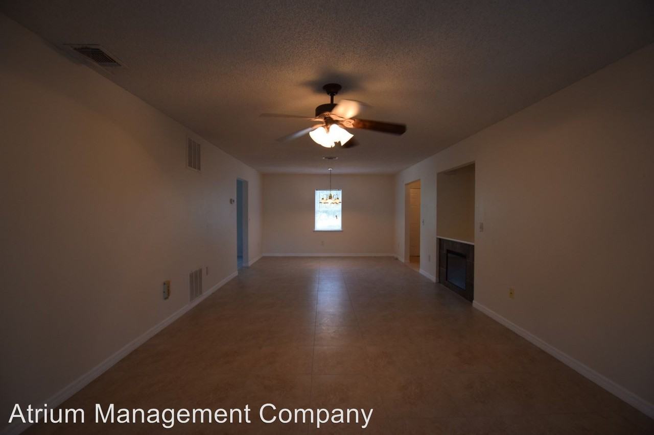 6302 Bayhill Ln - Photo 3 of 12