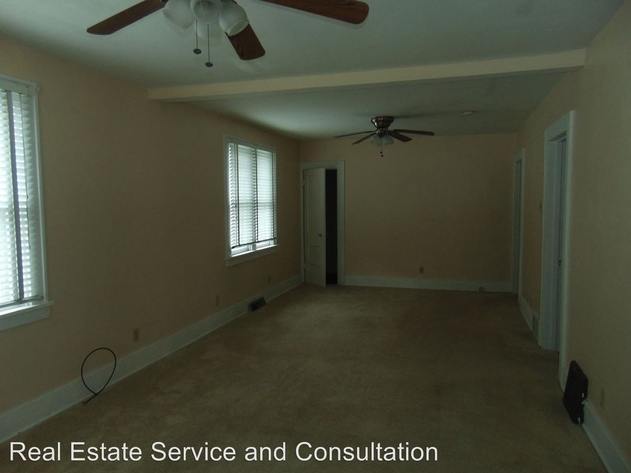 2213 S 11th St - Photo 3 of 9