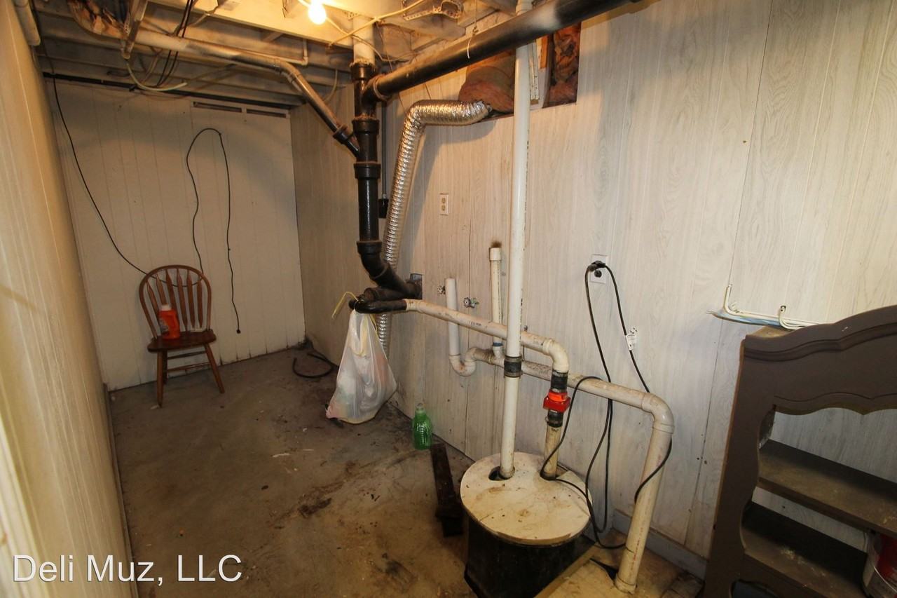 728 S Englewood Ave - Photo 3 of 20