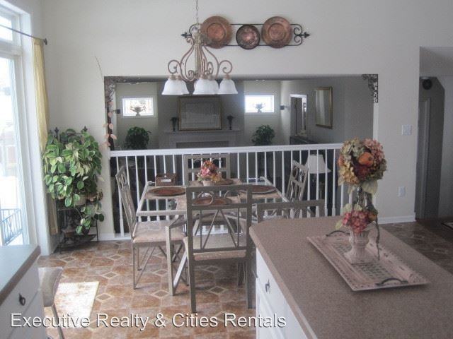 1646 Oakbrooke Dr - Photo 2 of 14