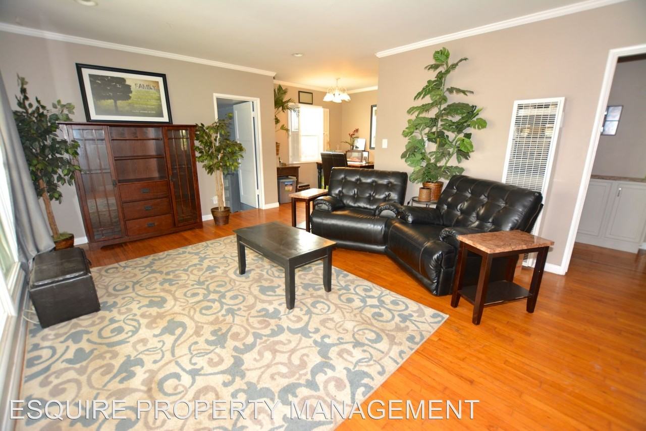 300 N L St - Photo 2 of 25