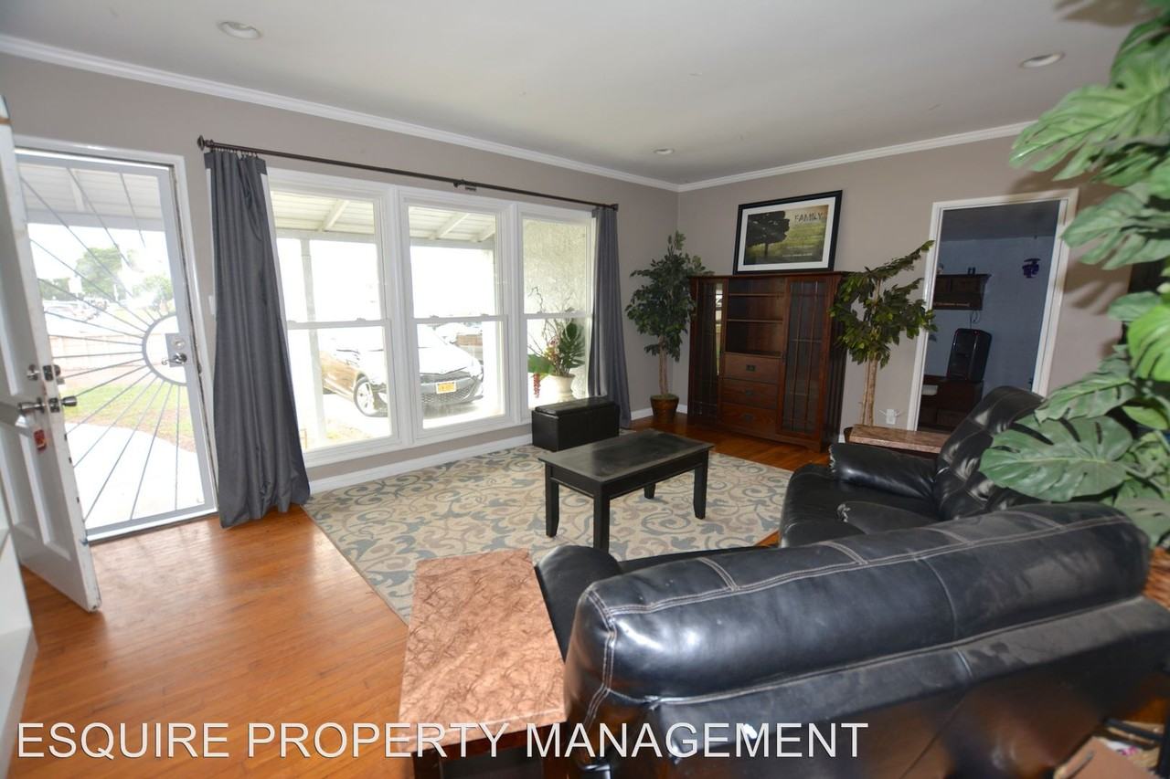 300 N L St - Photo 3 of 25