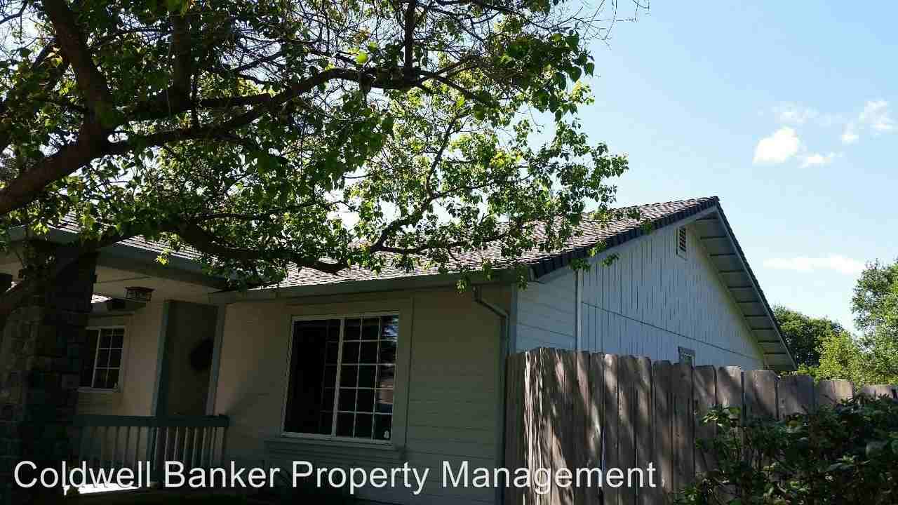 2750 Flagstone Ct - Photo 2 of 11