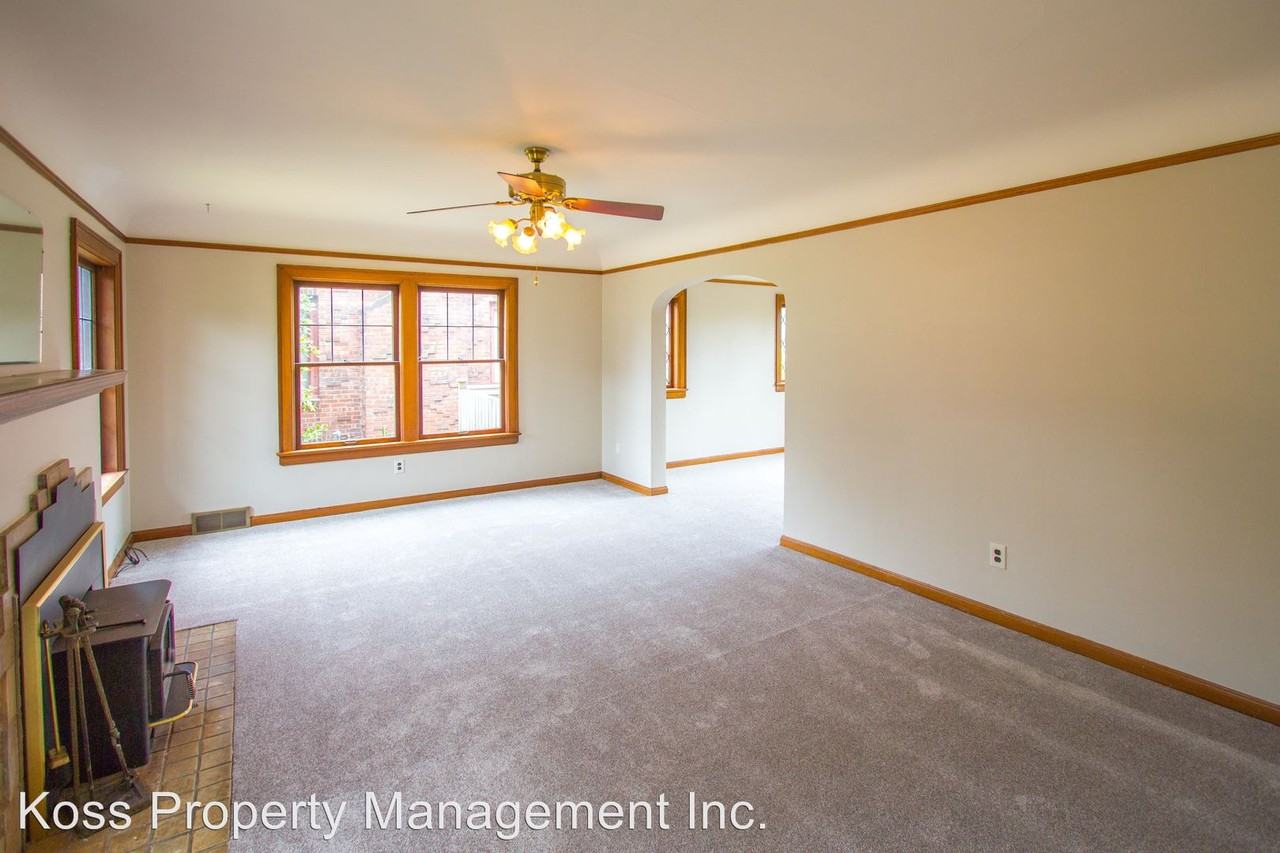 839 NE 81st St - Photo 2 of 10