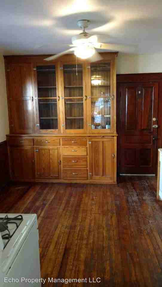 105 Carlyle Ave - Photo 2 of 9