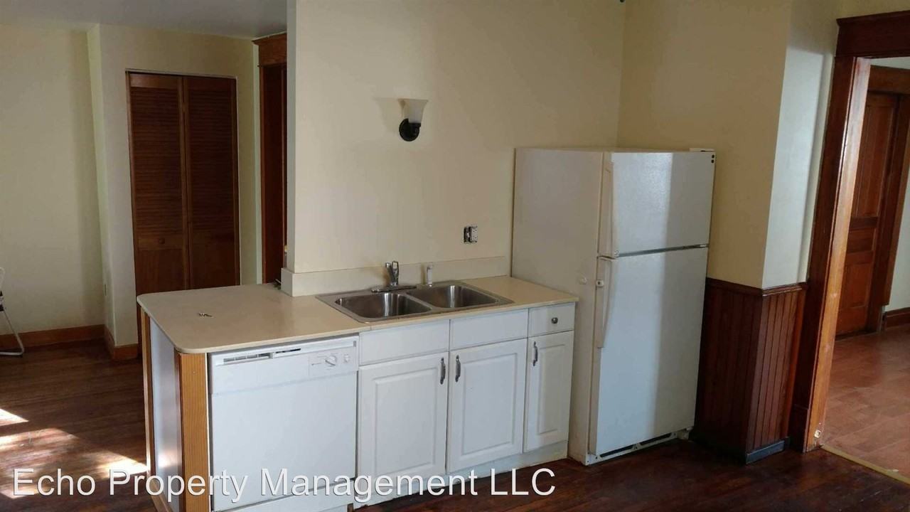 105 Carlyle Ave - Photo 3 of 9