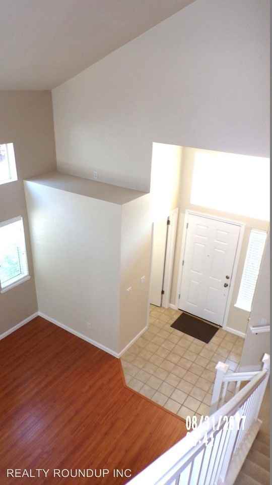 9434 Lakewind Ln - Photo 3 of 28