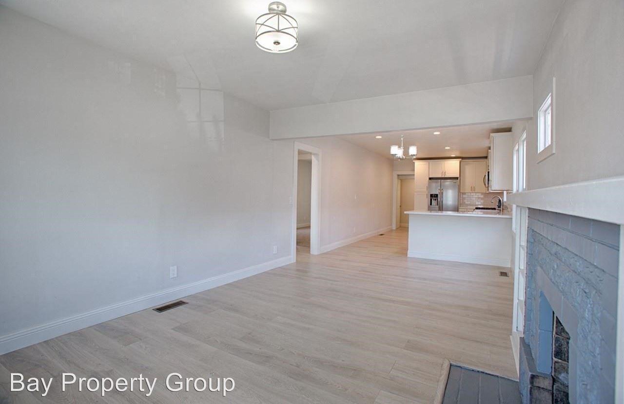 1821 73rd Ave - Photo 3 of 15