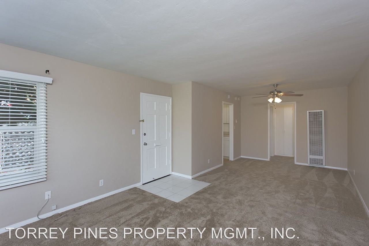 527 & 529 Rosemont - Photo 2 of 8