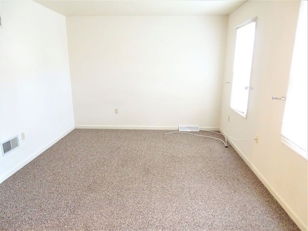 207 Heatherwood Dr - Photo 3 of 15