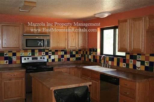 9 Pinon Heights Rd - Photo 2 of 12