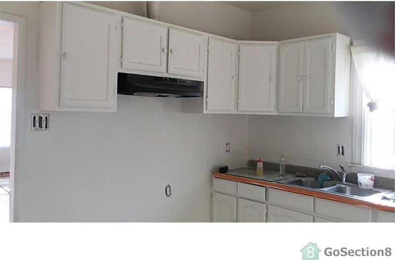 1265 E 48th St - Photo 3 of 3