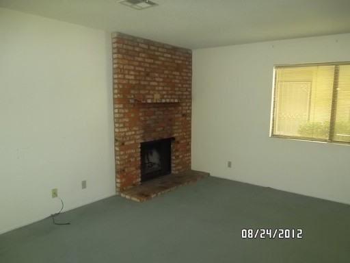 1314 W Avenue J 4 - Photo 3 of 5