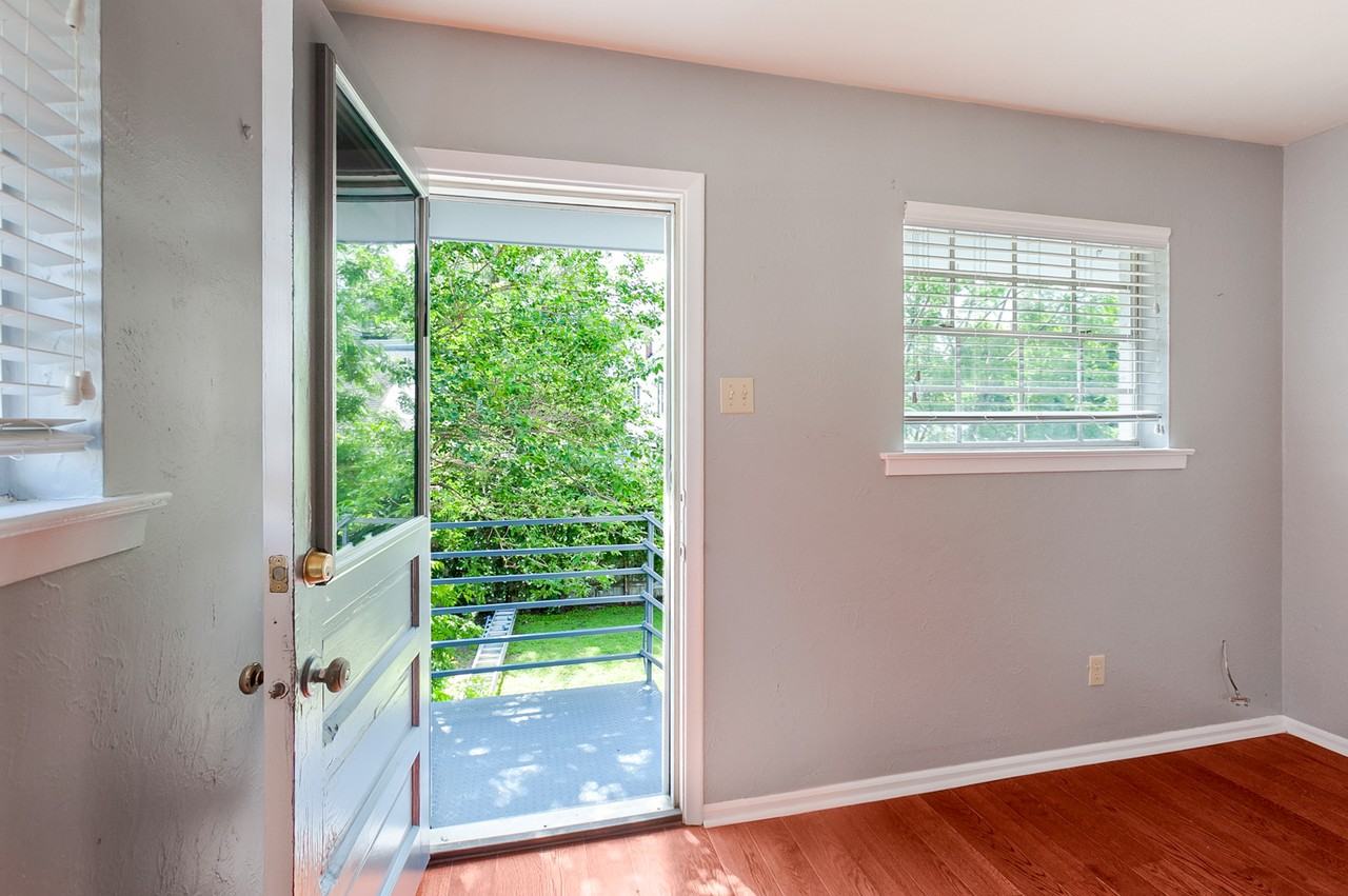 318 Arabella St - Photo 2 of 16