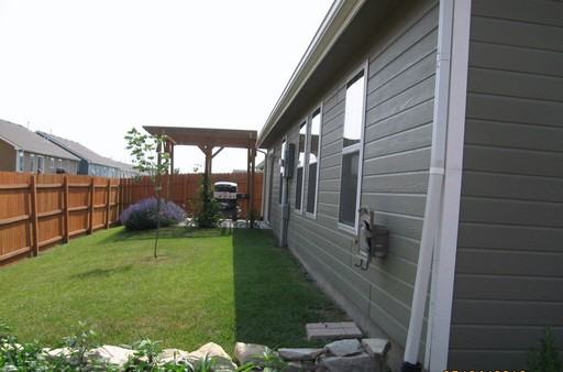 404 Brookway Dr - Photo 3 of 21