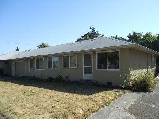2526 NW Tyler Ave - Photo 3 of 3