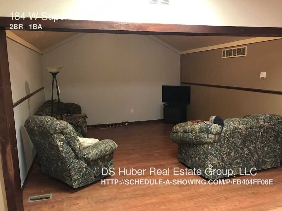 184 W Superior St #1 - Photo 3 of 6