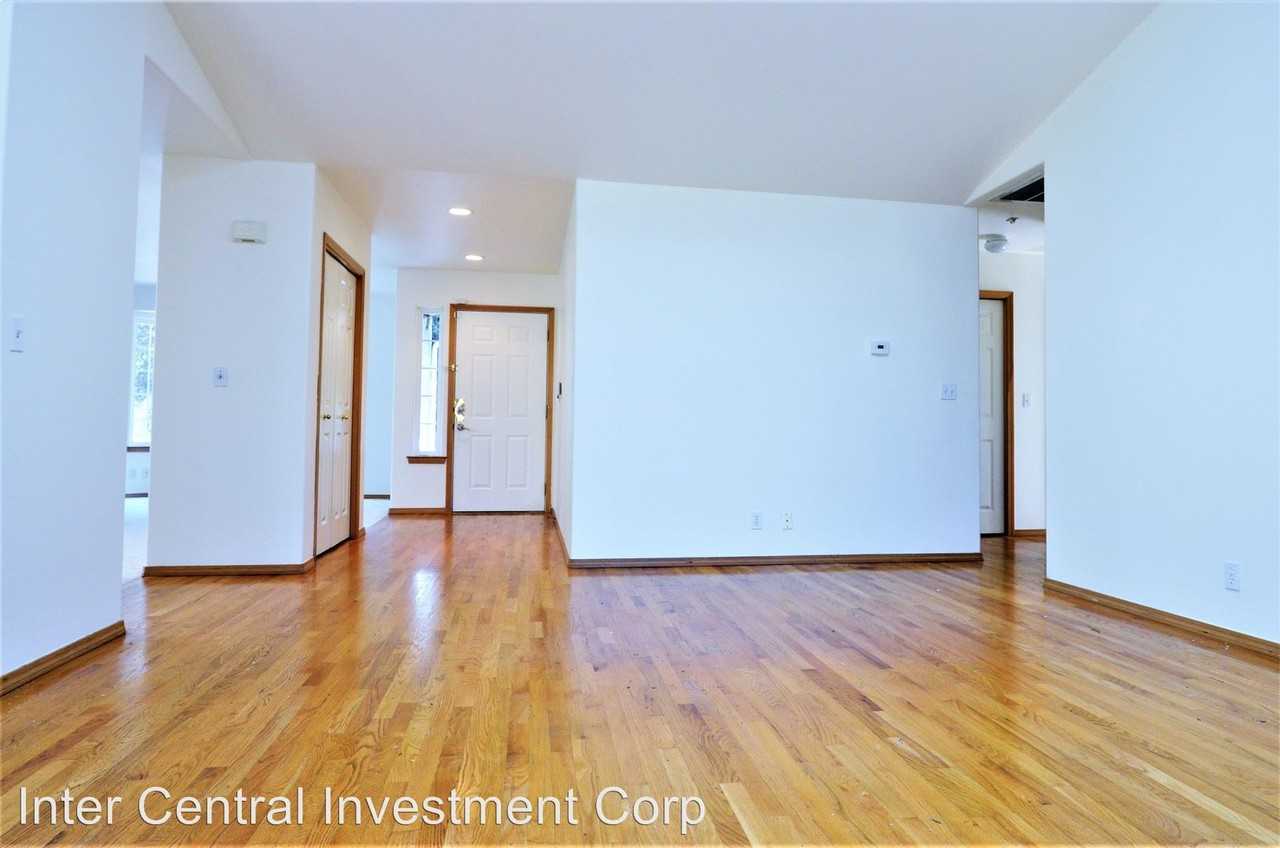 3213 200th Pl SE - Photo 3 of 14