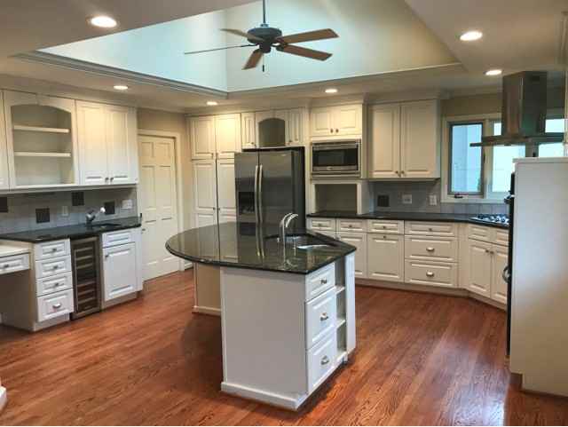 7133 N Ridge Dr - Photo 3 of 37