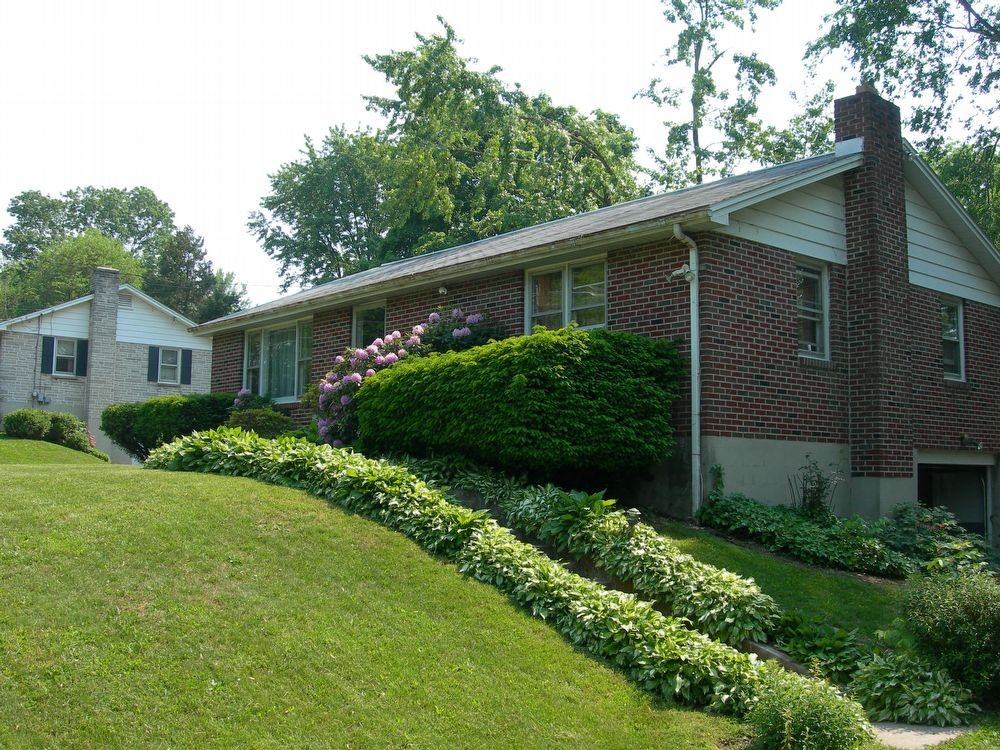 112 W Swartzville Rd - Photo 2 of 3