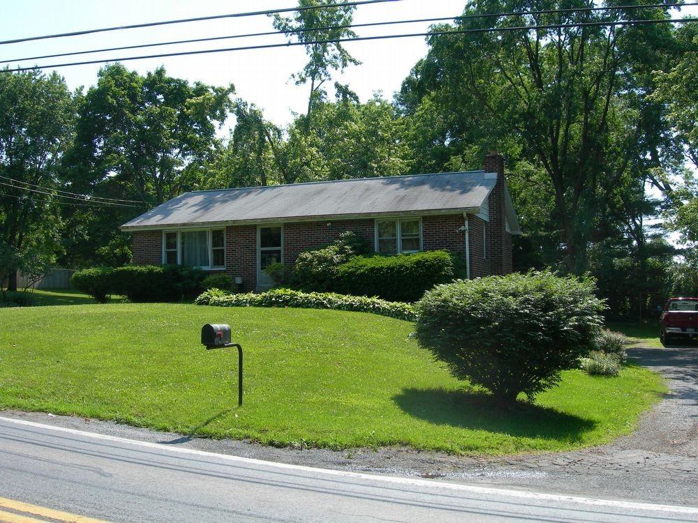 112 W Swartzville Rd - Photo 3 of 3