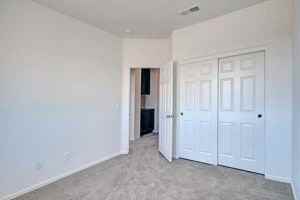 Tavera - Photo 2 of 37