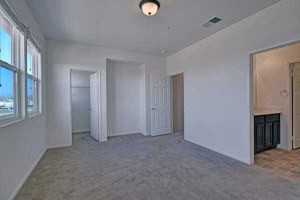 Tavera - Photo 3 of 37