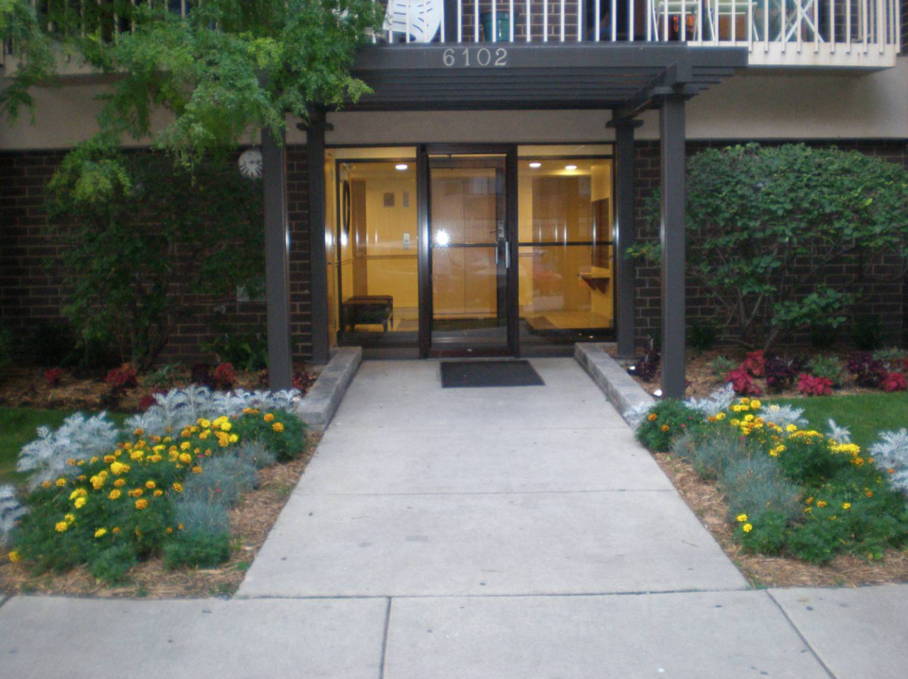 6102 North Sheridan Road #204 - Photo 7 of 22