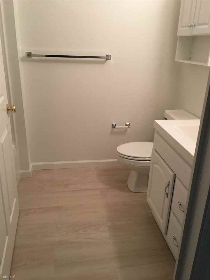 Pine Hill Apartments - Photo 3 of 4