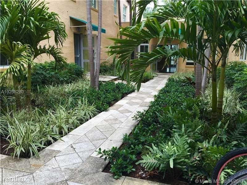 1308 Drexel Ave - Photo 3 of 8