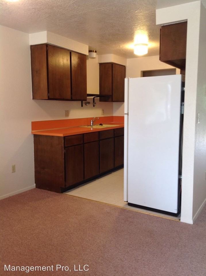 107 N Georgia Ave - Photo 2 of 9