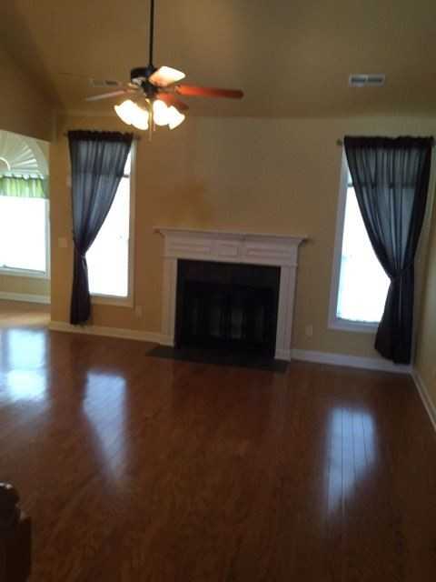 1021 Scarlet Woods - Photo 3 of 8