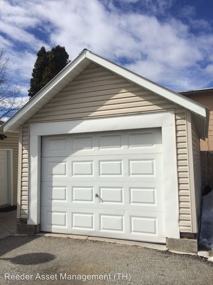 295 E 300 S - Photo 2 of 12