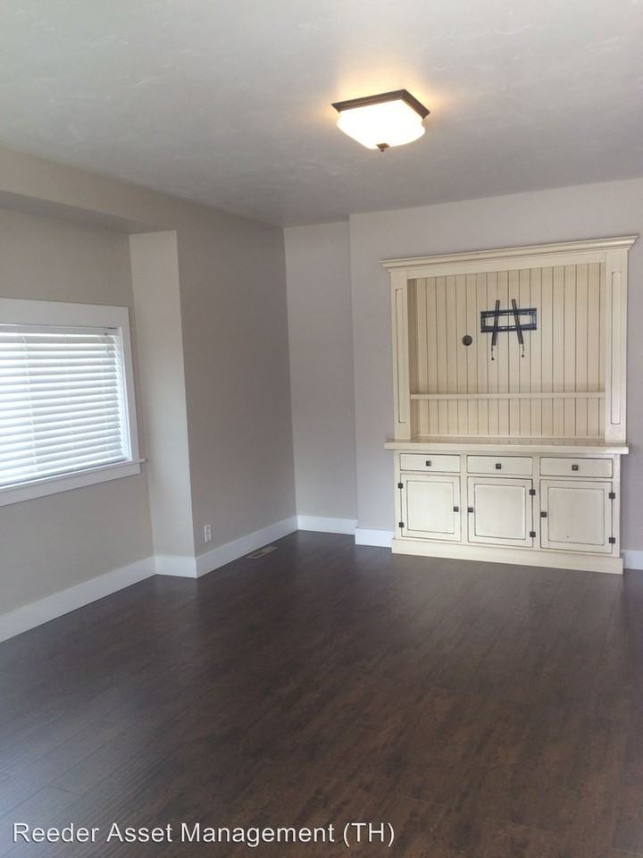 295 E 300 S - Photo 3 of 12